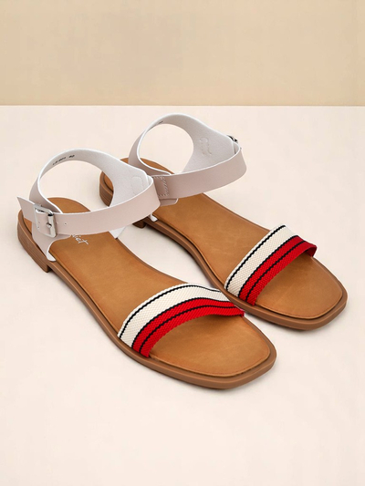 Royalfashion Damensandalen mit flacher Sohle Naya