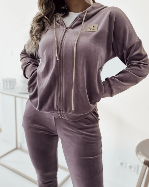 Фіолетовий жіночий світшот Royalfashion з нашивкою