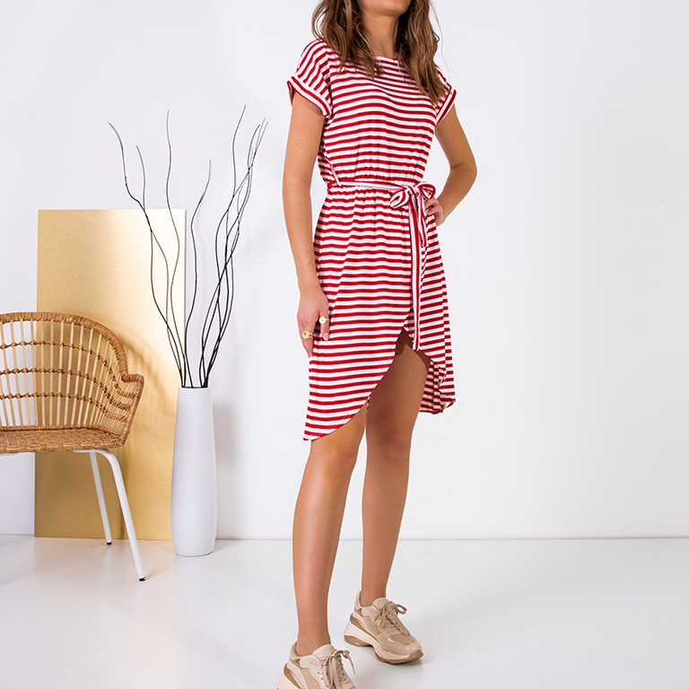 Rotes Kleid mit weißen Streifen - Kleidung