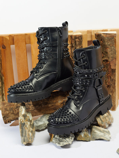 OUTLET Schwarze Damenstiefel mit Nieten Fioppo - Footwear