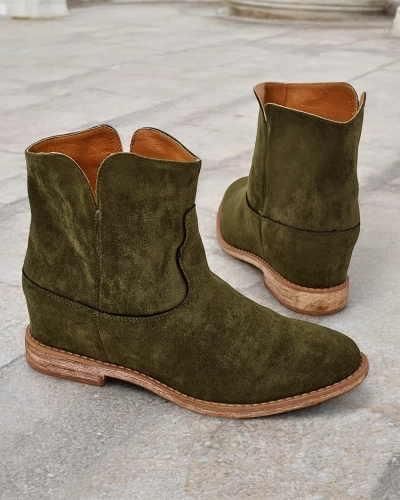 Royalfashion Cowboy-Style Ankle Boots auf einem überdachten Keilabsatz Blueston