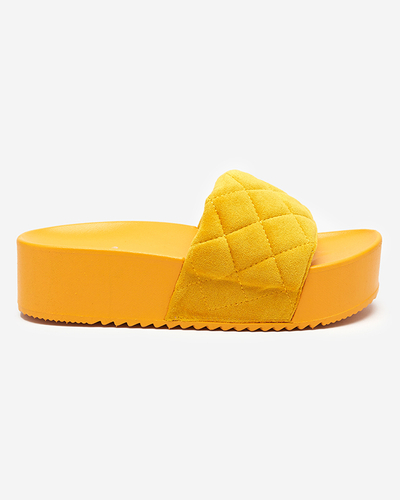 OUTLET Gelbe Steppsandalen für Damen auf der Koriner-Plattform - Schuhe