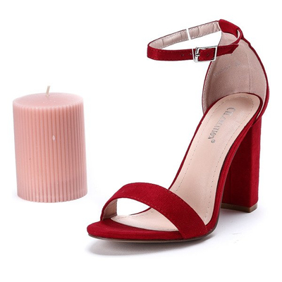 Червоні босоніжки на пості Енні - Взуття 1