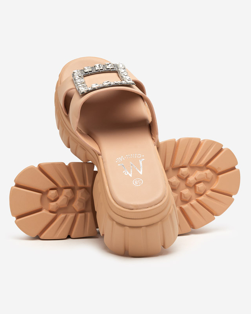 Бежеві жіночі шльопанці на масивній підошві зі стразами Vetasi