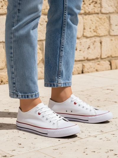 Aurelia Bianca – Klassische weiße Damen-Sneaker mit flacher Sohle