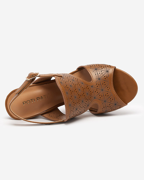 Коричневі ажурні босоніжки жіночі на пості в Маві. Взуття