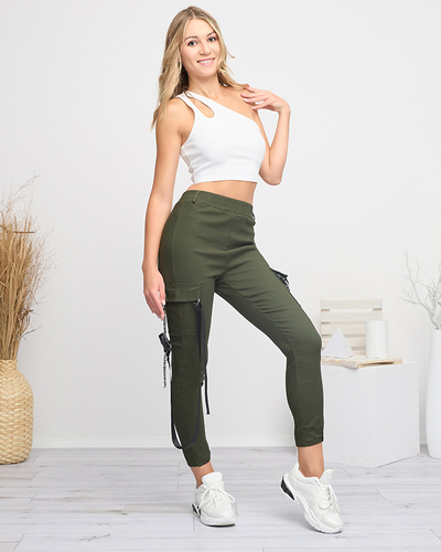 Dunkelgrüne Damen-Cargohose mit Gürtel - Kleidung