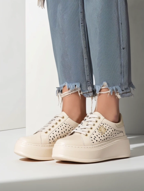 Royalfashion Жіночі спортивні кросівки з перфорацією Jovixi