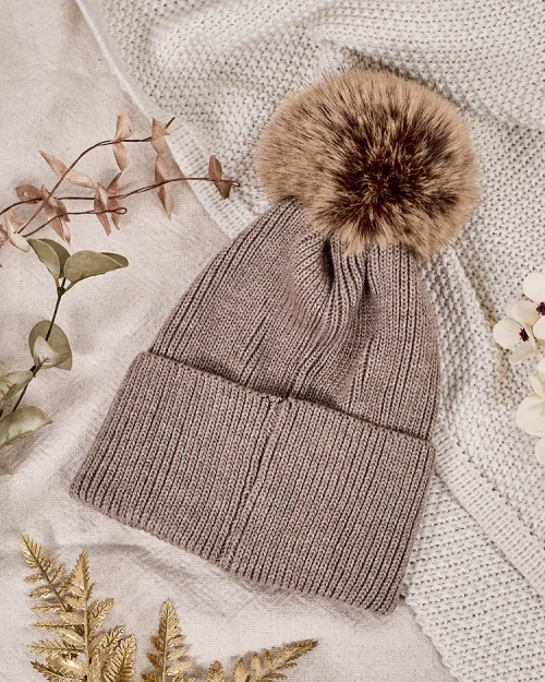 Зимова шапка для жінок Royalfashion з помпоном