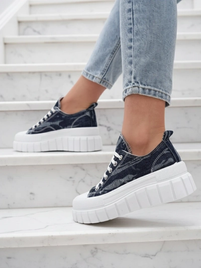 Marineblaue Elysium Sneakers