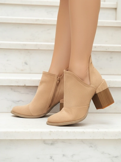 Hellbraune Damenstiefel mit Ausschnitten Plinara - Schuhe