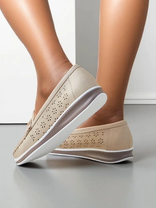 Royalfashion Жіночі перфоровані мокасини Cerro