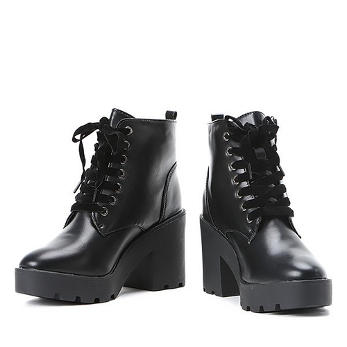 Czarne botki na grubej podeszwie - Obuwie