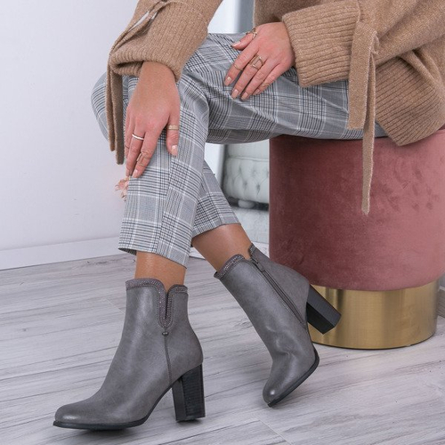 Szare botki na słupku Maddison - Obuwie