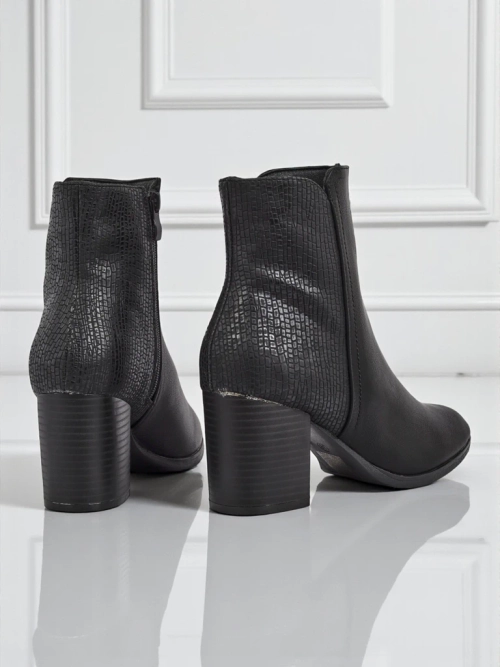 Жіночі чоботи Royalfashion на підборі Abinom