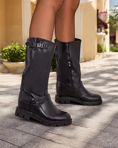 Royalfashion Schwarze Damenstiefel mit verstecktem Keilabsatz Ewion