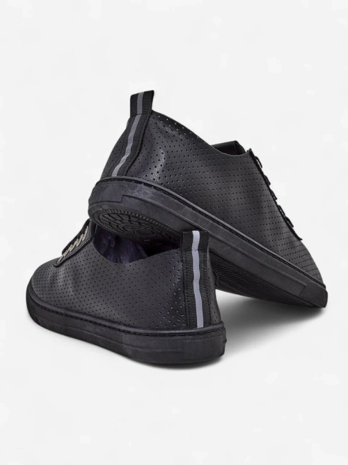 Royalfashion Жіночі кросівки з стразами Cytorrie