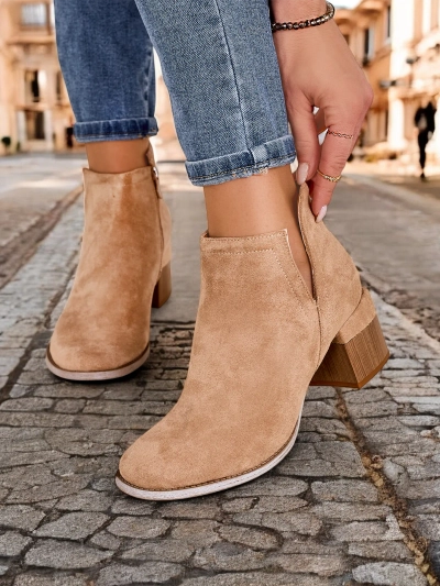 Hellbraune Damenstiefel mit Aussparungen Geransa - Footwear