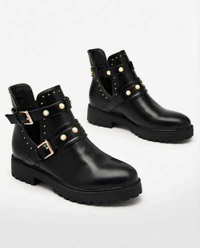 Royalfashion Schwarze Damenstiefel mit flachem Absatz und Verzierungen Pearl Elegance