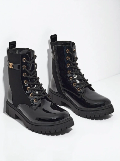 Geschnürte Stiefeletten aus mattem und lackiertem Öko-Leder Alvinea