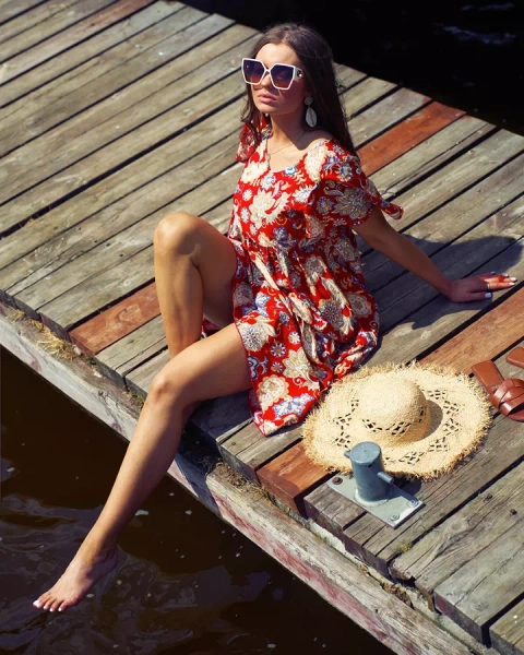 Royalfashion Rotes Damenkleid mit buntem Blumenmuster