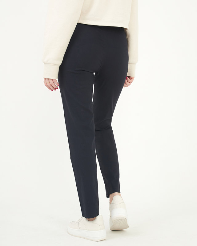 Schwarze gerade Damenhose aus Stoff PLUS SIZE - Kleidung