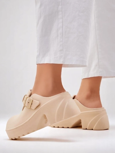 Royalfashion Жіночі гумові сандалі на підборах Voxones