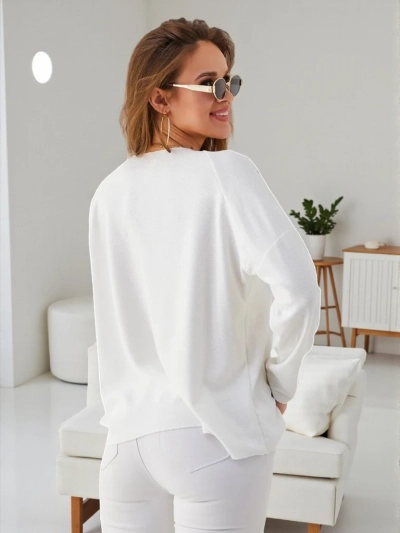 Royalfashion Жінський тонкий візкозний светр з стразами на плечах