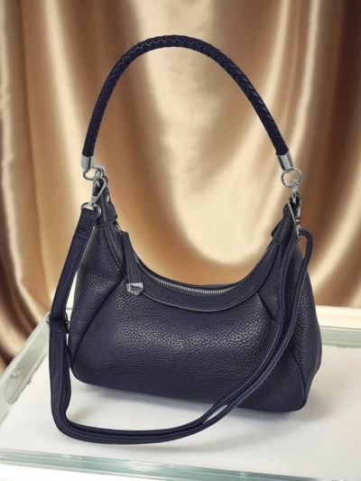 Royalfashion Kleine Damenhandtasche aus Öko-Leder mit dekorativem Riemen Lacquea
