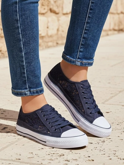 Damen Callista marineblaue Ajour-Sneaker mit flacher Sohle