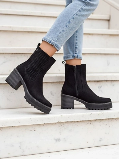 Royalfashion Eco-Suede Damenstiefel auf einem Beitrag von Segiag