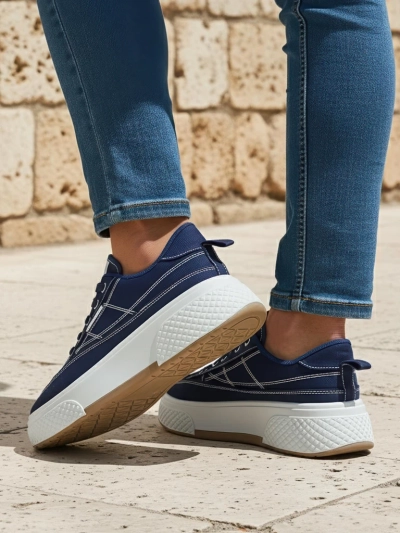 Callista Damen-Sneakers mit marineblauer Stoffplateau für Frühling und Sommer