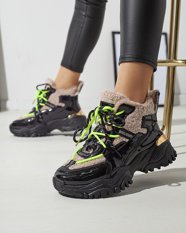 Schwarze Damen-Sportschuhe mit Pelz und neongelben Schnürsenkeln Adbo- Footwear