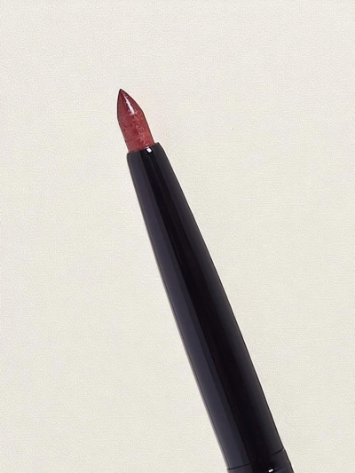 Lippenkonturenstift in der Farbe Rostiges Karmin