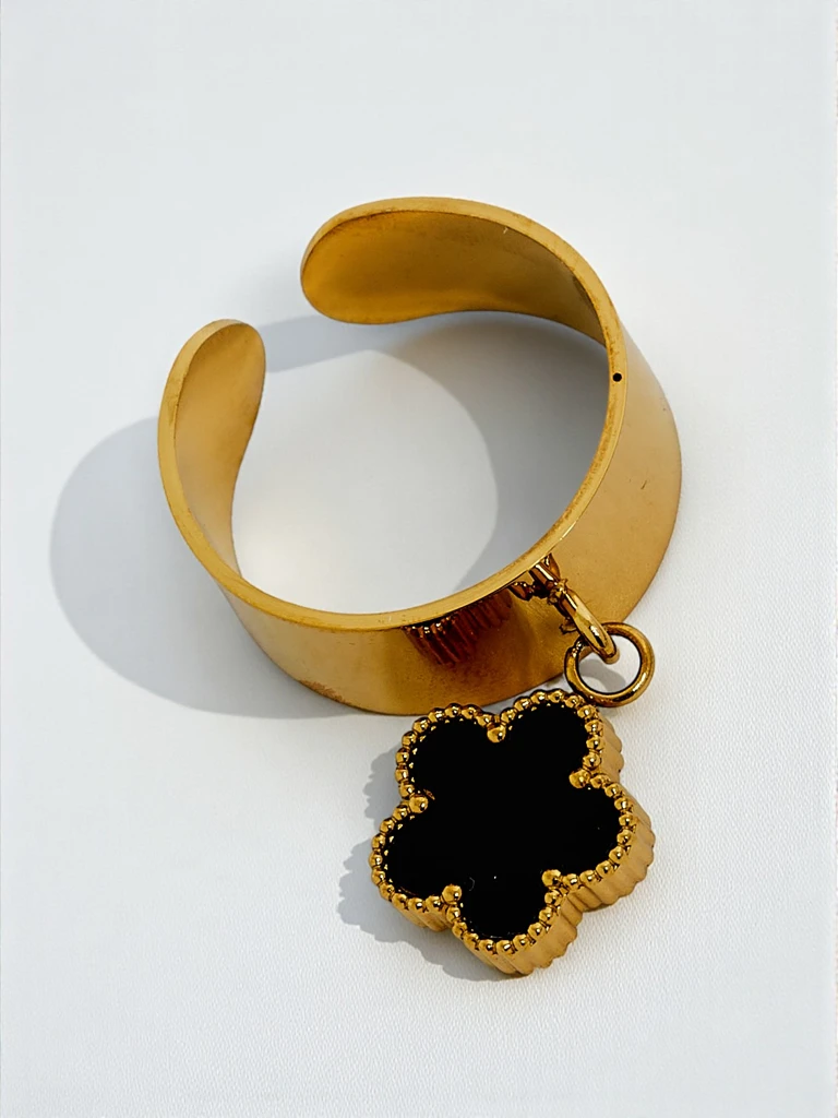 Dolce Vita Armreif-Armband mit dekorativen Charms