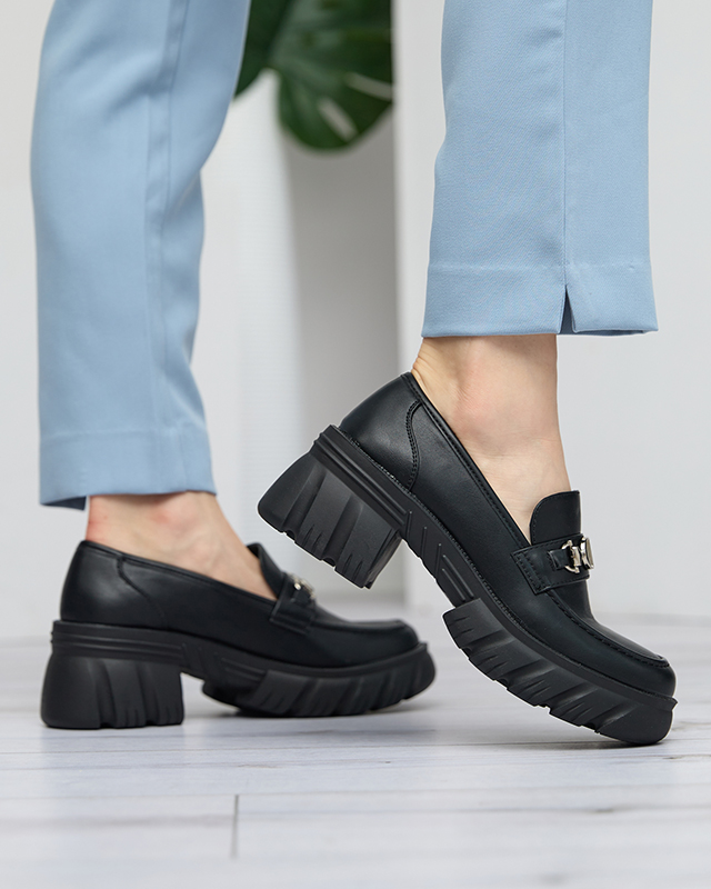 Schwarzer Damenschuh auf massiver Terima-Sohle - Footwear