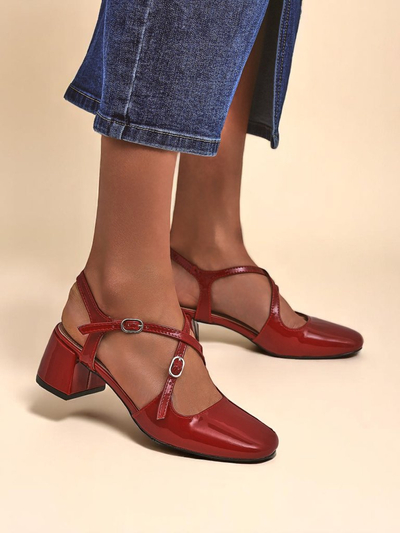 Royalfashion Damenschuhe mit niedrigem Absatz und dekorativen Riemchen Lollita