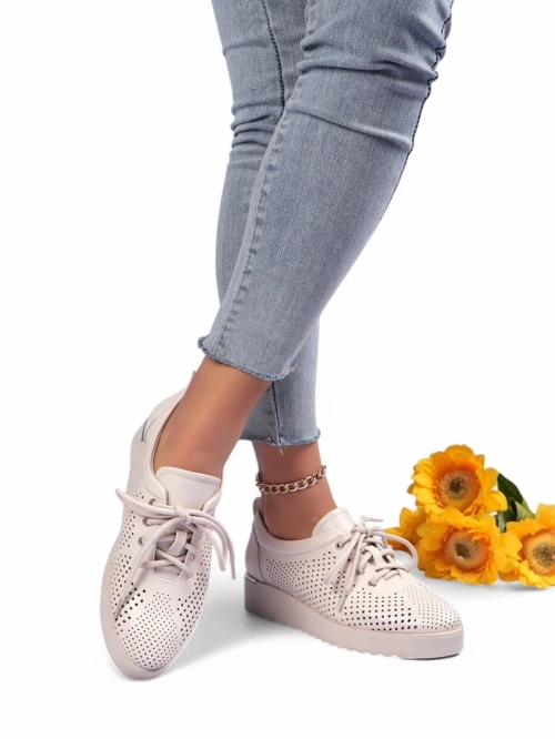 Royalfashion Жіночі перфораційні лофери Gofielle