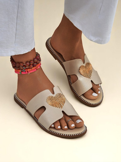 Royalfashion Damen Pantoletten mit flacher Sohle Heart Chic