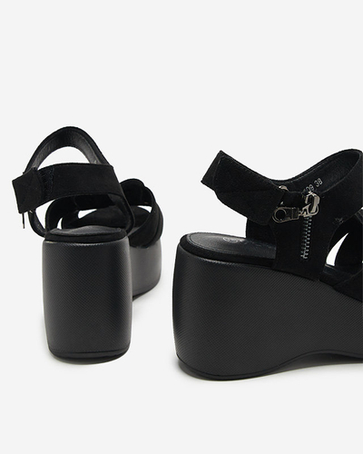 Schwarze Damensandalen auf hohem Keilabsatz Medira - Schuhe