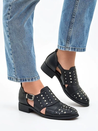 Royalfashion Damenschuhe mit Ausschnitten und Nieten Azaldoes