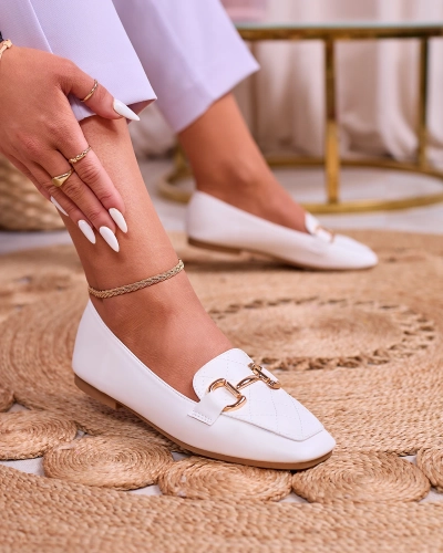 Royalfashion Weiße Damen Steppmokassins mit Goldverzierung Wetifa