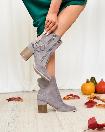 Royalfashion Graue Damenstiefel mit Feirrgo-Verzierung