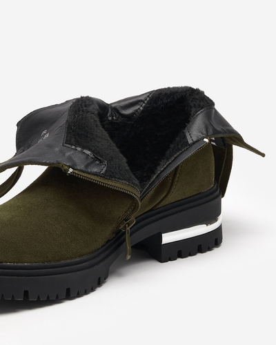 Dunkelgrüne Damenstiefel mit flachem Absatz Dezi - Schuhe