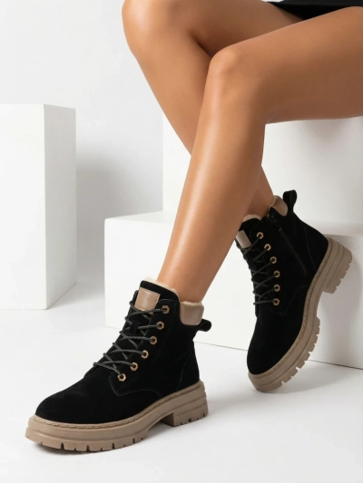 Royalfashion Schwarzer und brauner isolierter Damen-Trapper-Stiefel Radoras