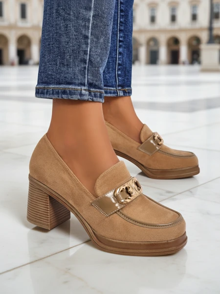 Damen Loafers Perseida – hellbraunes Wildleder mit elegantem Blockabsatz