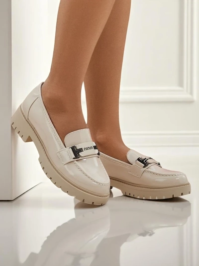 Damen Loafer Atena beige mit flachem Absatz aus Öko-Leder