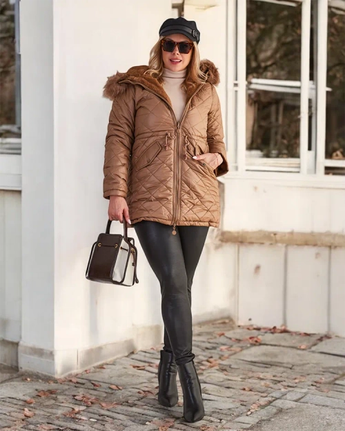 Жіноча стьобана куртка Royalfashion коричневого кольору