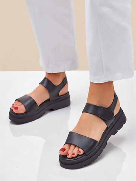 Royalfashion Damensandalen mit dickerer Sohle Otvanna