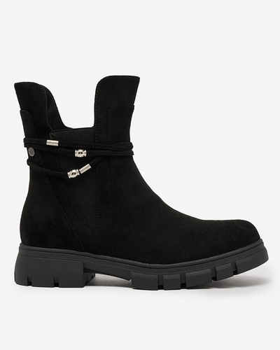 Royalfashion Schwarze Damenstiefel mit Zierriemen Dafflo